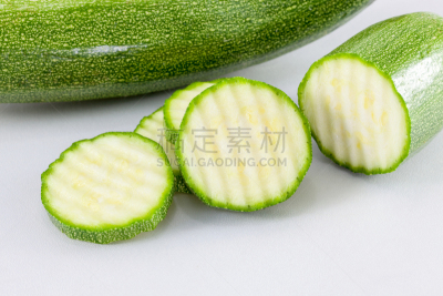 胡瓜,白色背景,清新,分离着色,动物的顶撞行为,新的,水平画幅,生食,维生素,烹调