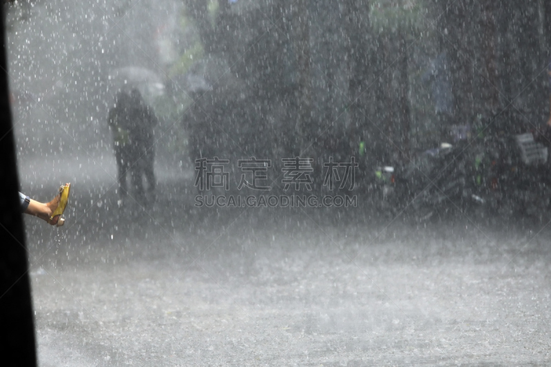 足,暴雨,水坑,水,重的,四肢,水平画幅,湿,腿,夏天