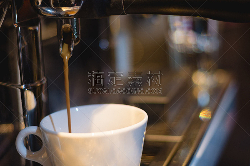 咖啡机,咖啡,机器,咖啡师,烤咖啡豆,褐色,水平画幅,研磨食品,热饮,商店