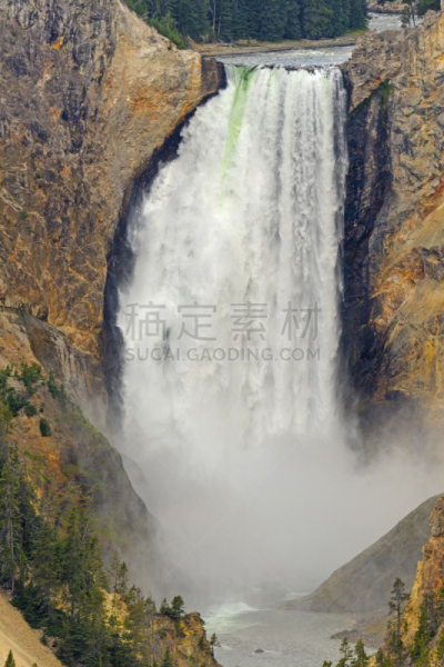 黑云压城,下黄石瀑布,黄石河,黄石公园,怀俄明,垂直画幅,水,美,美国西部,瀑布