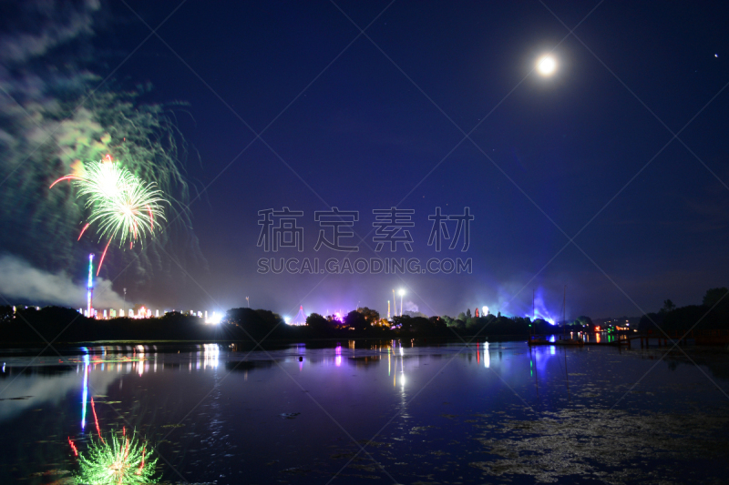 放焰火,怀特岛音乐节,水,天空,留白,夜晚,月亮,在边上,曙暮光,夏天