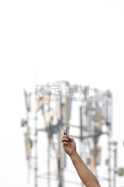 拿着,手机,垂直画幅,天空,留白,无人,电磁的,户外,金属,通用分组无线业务