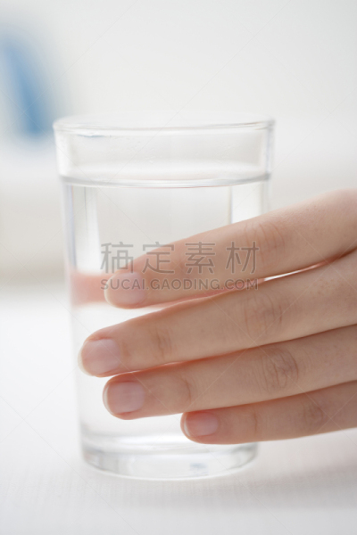水,垂直画幅,女人,日本,手,湿,家庭生活,早晨,人
