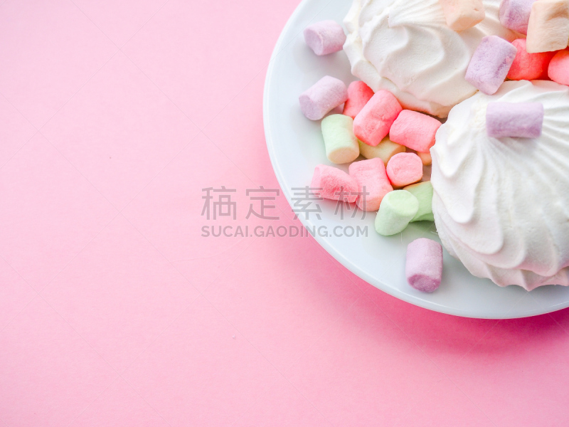 西风之神,棉花软糖,粉色,淡红葡萄酒,白色,盘子,难嚼的,水平画幅,香草兰,蛋糕