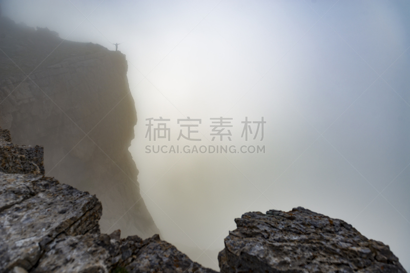 雾,山脉,表演艺术活动,风,水平画幅,云,户外,怪异,方向,复杂性