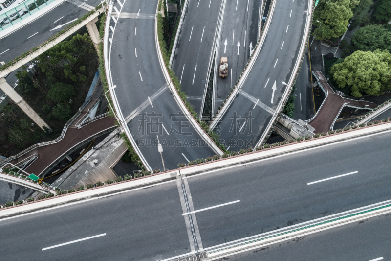 公路,高架道路,城市,白昼,多云,航拍视角,水平画幅,高视角,陆用车,户外