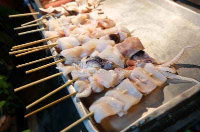 串肉签,鱿鱼,格子烤肉,清新,沙嗲,水平画幅,无人,日本,膳食,海产