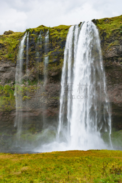 九月,塞里雅兰瀑布,seljalandsfoss waterfall,冰岛东南部,洞穴,冰岛国,垂直画幅,水,山,瀑布