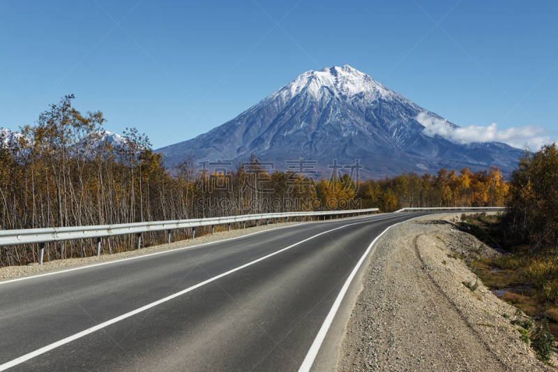 堪察加半岛,俄罗斯,路,科里亚克火山,阿瓦钦斯基火山,火山渣锥,自然,旅游目的地,水平画幅,秋天