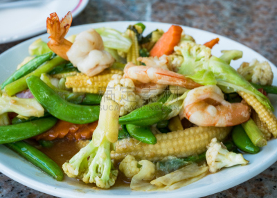 蔬菜,泰国食品,迷你型玉米,mange-tout,花椰菜,餐具,胡萝卜,桌子,水平画幅,无人