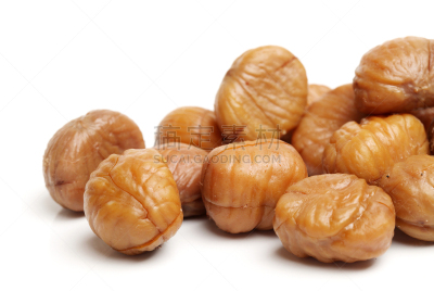 炒栗子,中国食品,白色背景,去皮的,坚果壳,甜玉米,豆荚,栗子,果皮,三个物体