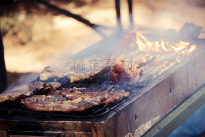 牛排,炊具,烤串,格子烤肉,水平画幅,无人,排骨,膳食,夏天,户外