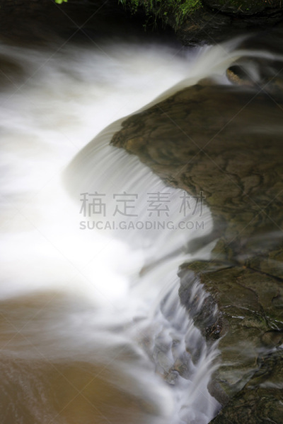 瀑布,沃尔夫河,莱奇沃思州立公园,育空地区,垂直画幅,水,留白,无人,偏远的,户外