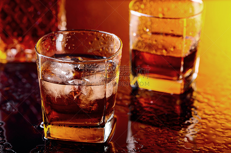 玻璃杯,冰,苏格兰威士忌,自然,饮料,寒冷,含酒精饮料,暗色,自然界的状态,华贵