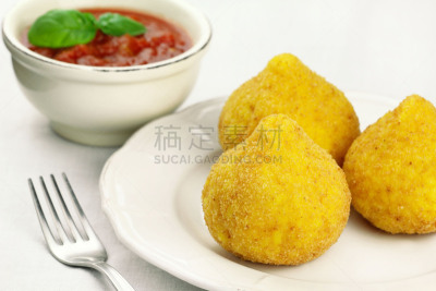 米饭炸肉饼,餐具,水平画幅,无人,开胃品,塞满了的,肉,球体,长面包,意大利食品