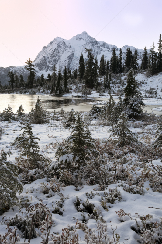 自然美,取景湖,舒克森山,mt baker-snoqualmie national forest,北小瀑布国家公园,垂直画幅,雪,无人,早晨,户外