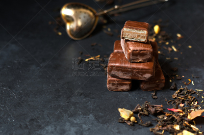 背景,留白,黑色,红茶,滤茶器,金属,草本,巧克力糖,野金盏花,杯