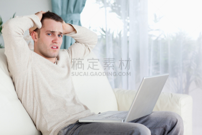 男人,笔记本电脑,悲哀,troubles,家庭生活,仅男人,仅成年人,疲劳的,居住区,现代