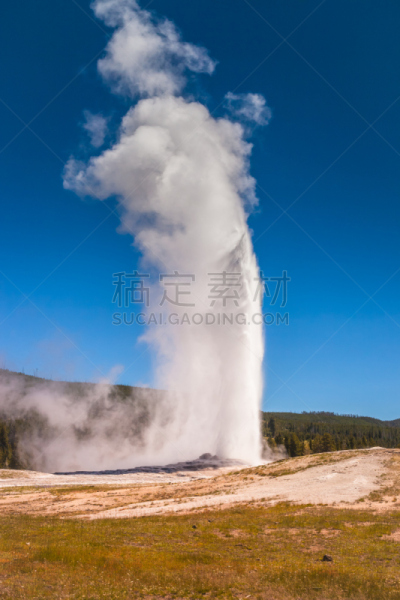 老忠实喷泉,自然,垂直画幅,水,天空,黄石公园,褐色,美国西部,地形,岩石
