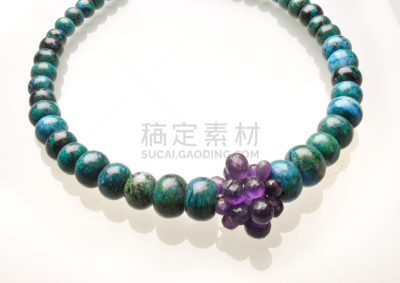 项链,石材,水平画幅,绿色,无人,耳饰,静物,珍珠耳环,紫色,短款项链