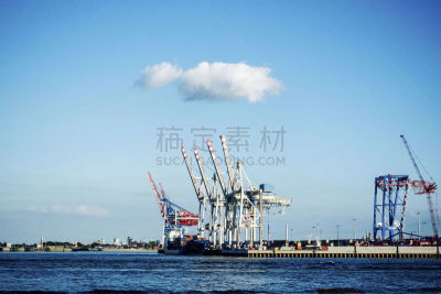 容器,车站,水,天空,水平画幅,云,工作场所,工业船,海港,货运