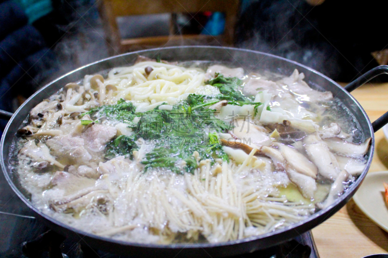 汤,切片食物,蔬菜,猪肉,朝鲜半岛,煮食,餐具,桌子,水平画幅,膳食