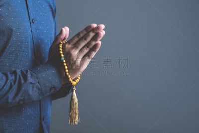 佛经,玫瑰经念珠,坟墓,葬礼,水平画幅,男性,工作室,佛教,成年的,纪念物