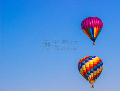 早晨,热气球,多色的,两个物体,风,休闲活动,水平画幅,无人,气球,篮子