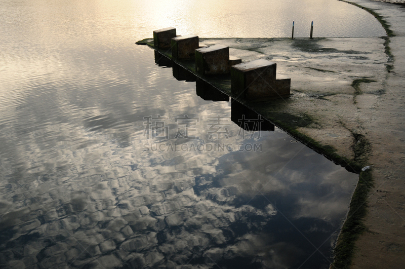 泽西岛,公共游泳池,水,天空,拍摄场景,水平画幅,建筑,无人,游泳池,海峡群岛