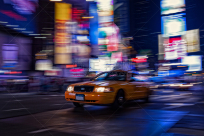 黄色出租车,泰晤士广场,electronic billboard,曼哈顿时代广场,数字标牌,旅游目的地,水平画幅,夜晚,无人,陆用车