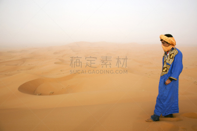 摩洛哥,撒哈拉沙漠,图阿雷格人,莫鲁加,贝多因人,花色丝质大手帕,古代文明,水平画幅,沙子,户外