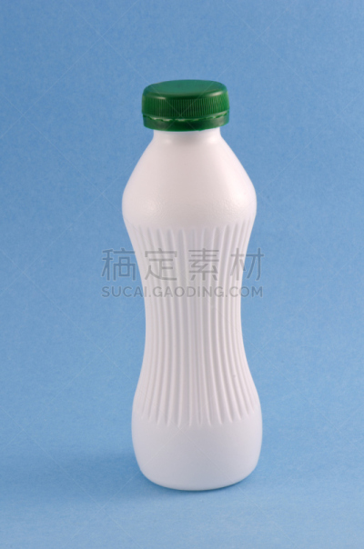 酸乳酒,瓶子,蓝色背景,牛奶,垂直画幅,奶制品,早餐,无人,有机食品,酸奶