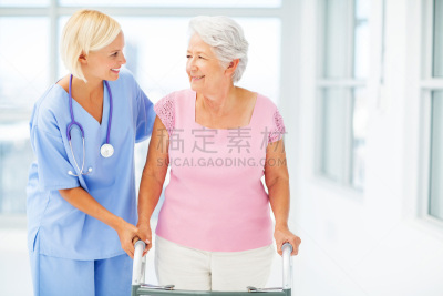 老年女人,流动的行人,女护士,护士,病人,疗养院,肢体缺损,制服
