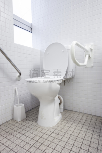 卫生间,平衡折角灯,垂直画幅,墙,建筑,无人,浴室,瓷砖,组物体,建筑结构