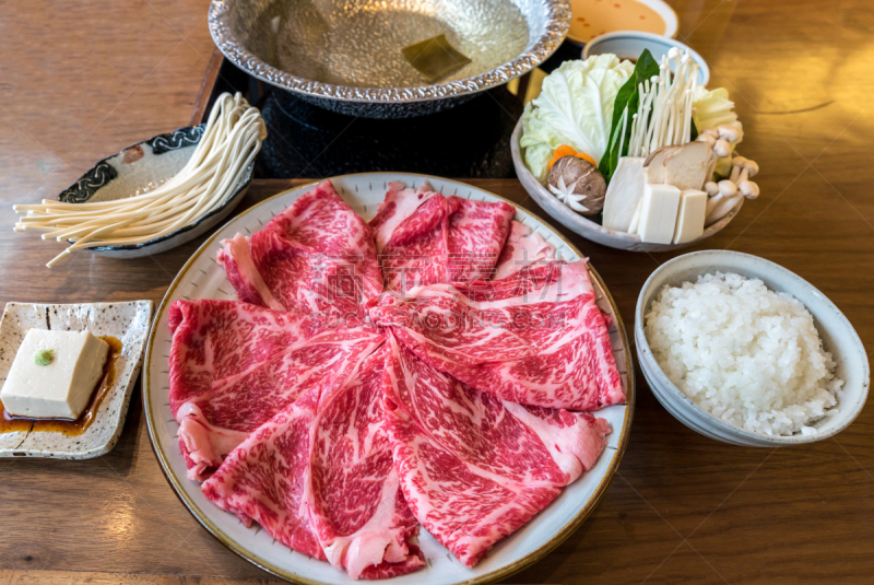 牛肉,波特派,舞台,涮涮锅,飞驒山脉,寿喜烧,乌冬面,沸腾的,餐具,水平画幅