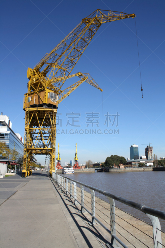起重机,黄色,垂直画幅,水,留白,无人,海港,户外,波尔特 马德罗,现代