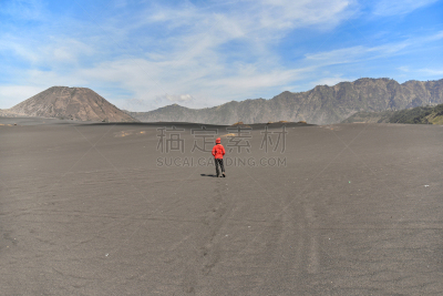 沙子,女人,亚洲,婆罗摩火山,塞梅鲁火山,bromo-tengger-semeru national park,滕格尔火山,东爪哇,爪哇,水平画幅