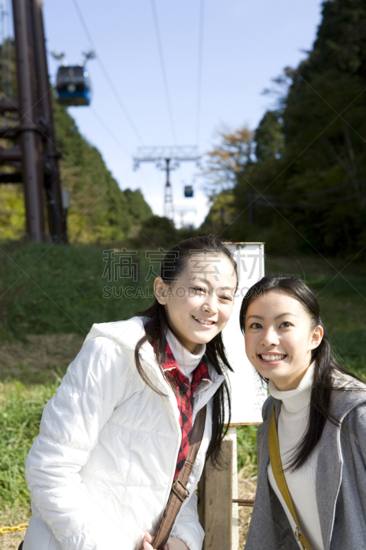 两个人,女人,注视镜头,垂直画幅,快乐,日本,人,友谊,箱根园,富士箱根伊豆国立公园