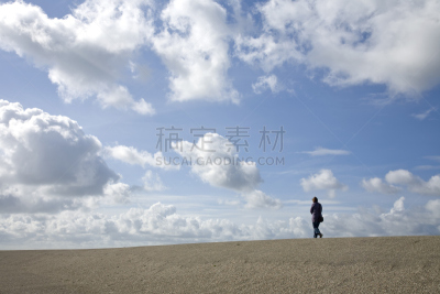 寂寞,天空,水平画幅,蓝色,人,流动的行人,水力发电,堤岸,荷兰,云