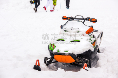 雪上汽车运动,成一排,水平画幅,雪,冰河,无人,静止的,冰,交通方式,特写