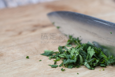 清新,芫荽叶,厚木板,炊具刀,水平画幅,素食,无人,排骨,维生素,尖利