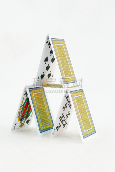 纸牌屋,垂直画幅,扑克,休闲活动,符号,活力,金字塔形,白色,金字塔,高处