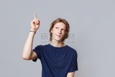男性美,认真的,发型,灰色背景,时髦的,室内,男性,解决,思考,发现