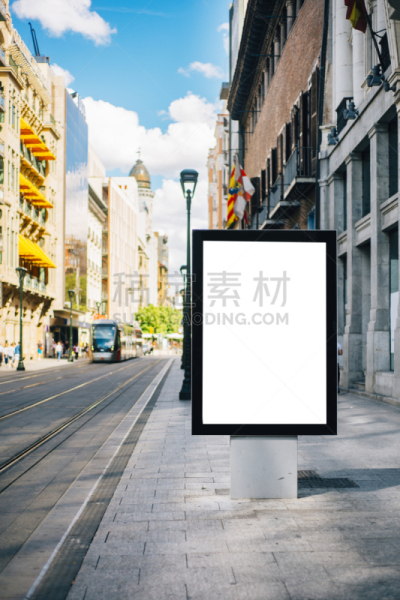 布告栏,空白的,空中走廊,垂直画幅,留白,零售展示,墙,消息,无人,户外