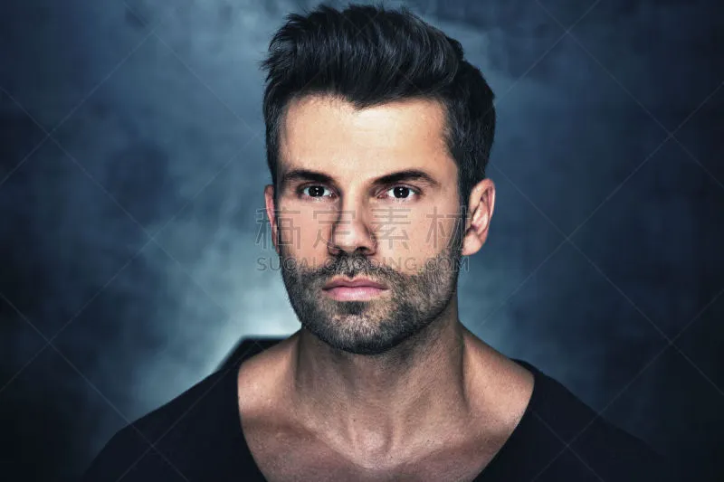 男人 男性美 注视镜头 美 络腮胡子 水平画幅 美人 白人 特写 男性图片素材下载 稿定素材