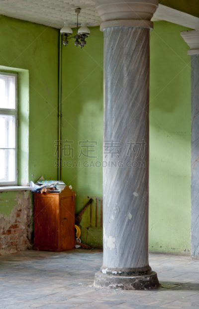 怪异,平流层,室内管弦乐队,垂直画幅,窗户,垃圾,住宅房间,绿色,建筑,无人
