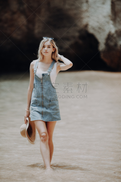 夏天,太阳镜,自然美,日光,帽子,白昼,青年女人,海岸线,垂直画幅,风