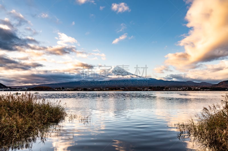 富士山,看风景,湖,河口湖,侧面视角,特写,云,透过窗户往外看,日本人,户外