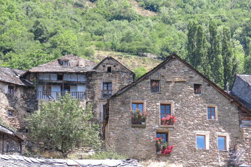 Durro, typical stone village in the Catalan Pyrenees. valley of BohÃ­ in Catalonia, Spain