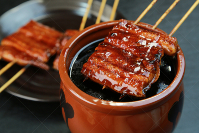 咸水鳗,水平画幅,涂油烤肉,瓶子,海产,鱼类,美味食品,开胃酱,摄影,烹调